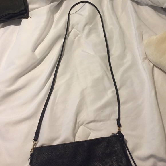 💮 Last Chance Crossbody 💮 - Picture 3 of 3