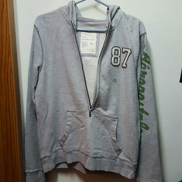 Gray Aeropostale sweatshirt