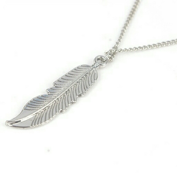 Multilayer Silver Feather and Star Necklace - Picture 2 of 4