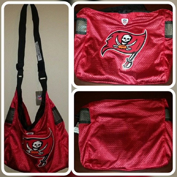 "BRAND NEW NFL BUCCANEERS PURSE"