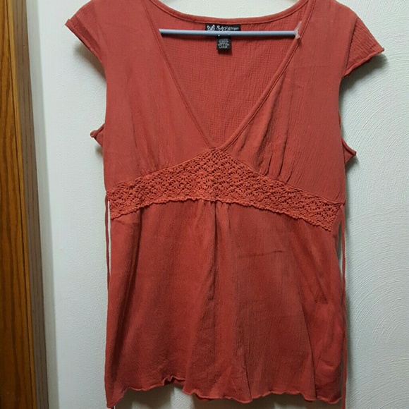 Coral top