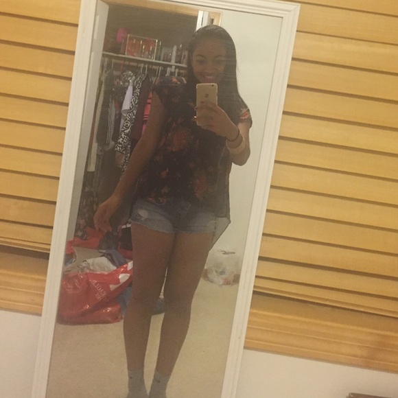 Top - Picture 2 of 4