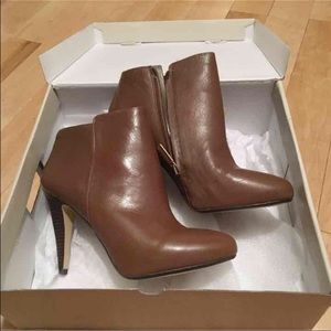 Banana Republic tan leather booties