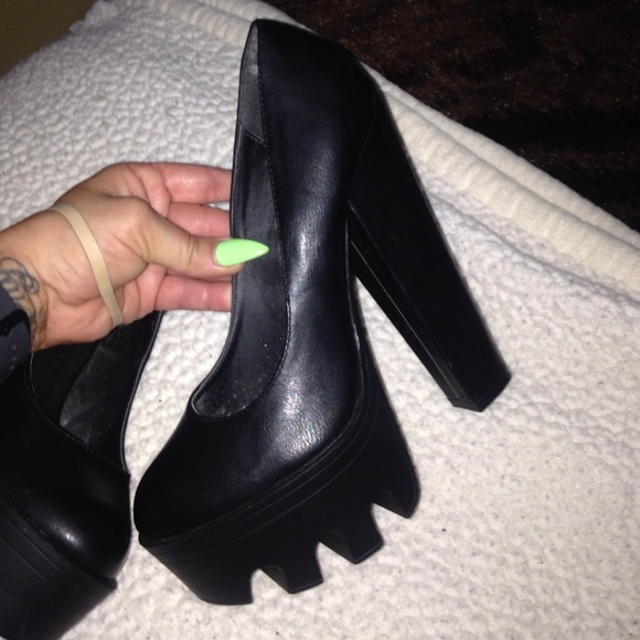 Chunk Platform - Picture 2 of 2