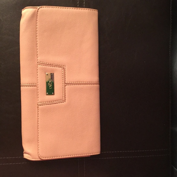 BCBG clutch