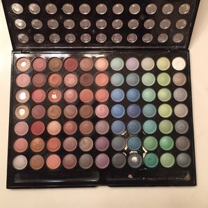 77 Count Eyeshadow Palette