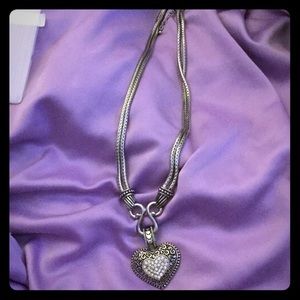 Necklace with heart pendant
