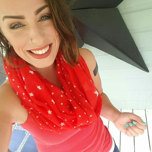 Meet your Posher, Sara - Picture 2 of 4