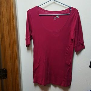 Deep pink Old Navy tee