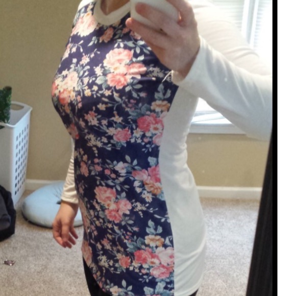 🌷🌺🌹Floral Dream Casual Blouse💕🌹🌺🌷 - Picture 2 of 2