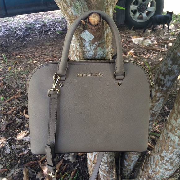 PRE-OWNED Michael Kors Cindy Dome Satchel