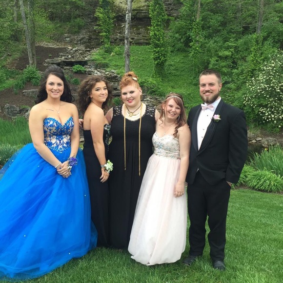 Prom dress - Picture 2 of 3