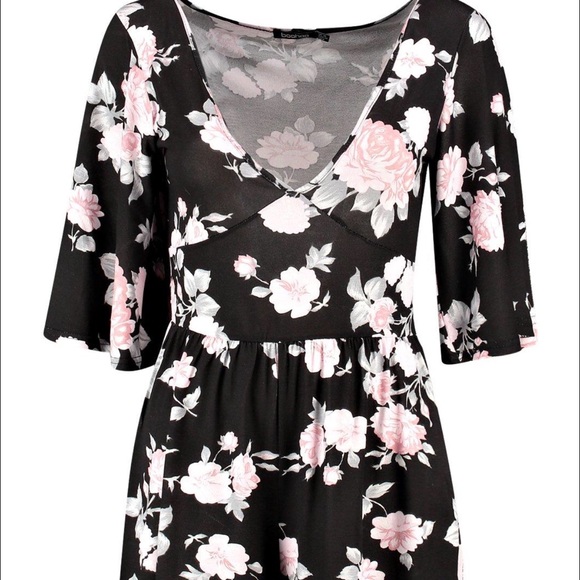 Boohoo Romper - Picture 2 of 2