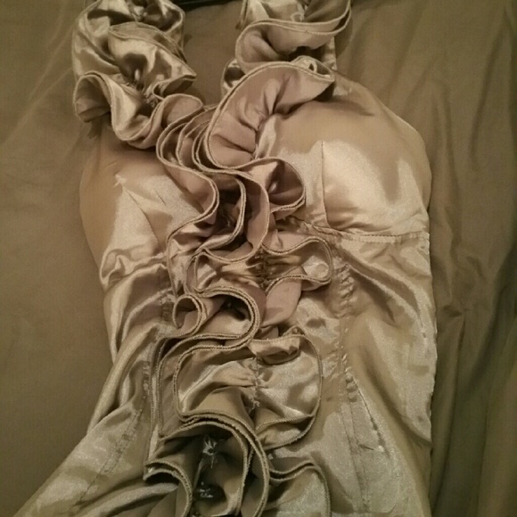 Metal grey ruffled halter - Picture 2 of 3