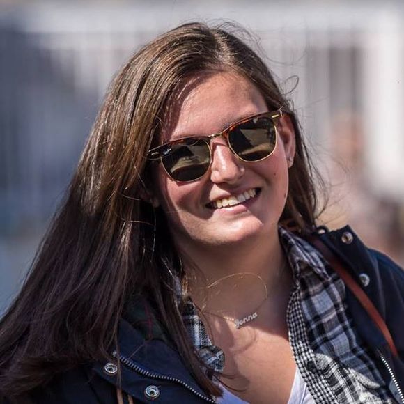 Meet your Posher, Jenna