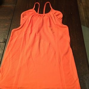Women's size 4 NUX flow top