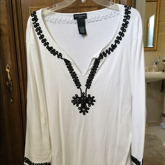 Just reduced White tunic top with black trim