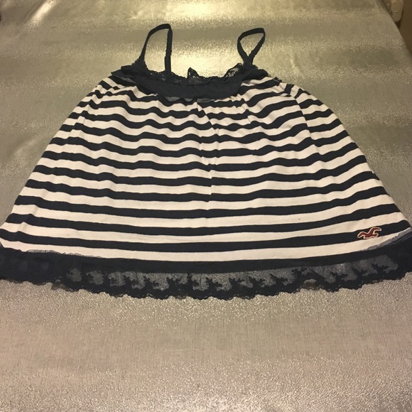 Hollister top
