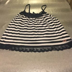 Hollister top