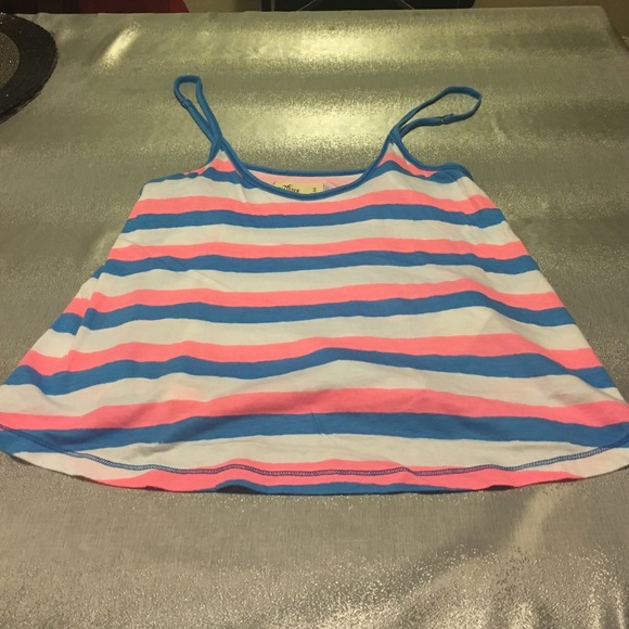 Hollister top