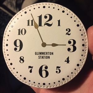 Glimmerton station coin purse