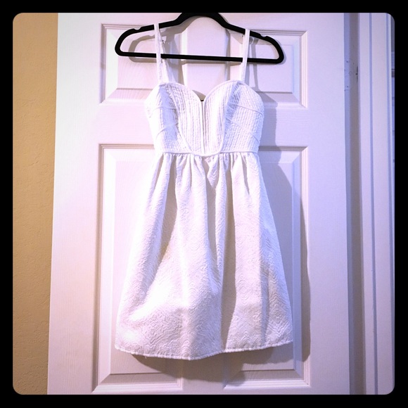 White Metropark dress, size Small