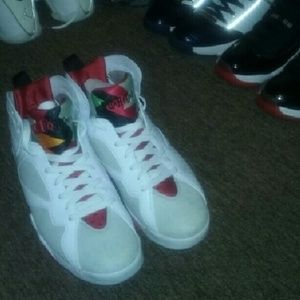 Retro Jordan 7 fire ( buggs bunny )