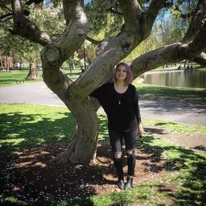 Meet your Posher, Caitie