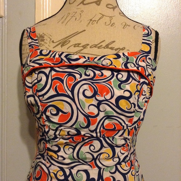 CABI Flirty Tropical Swirl Corset Style Crop Top - Picture 3 of 4
