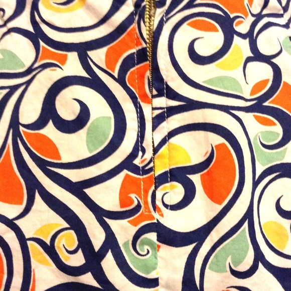 CABI Flirty Tropical Swirl Corset Style Crop Top - Picture 4 of 4