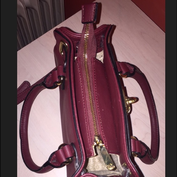 Burgundy Crossover Bag - Picture 3 of 4