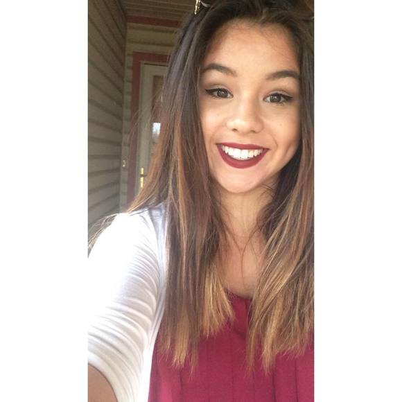 Meet your Posher, Mia