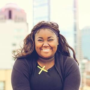 Meet your Posher, Alexis