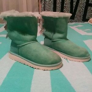 GIRLS size 2 light green short Bailey bow Ugg boot