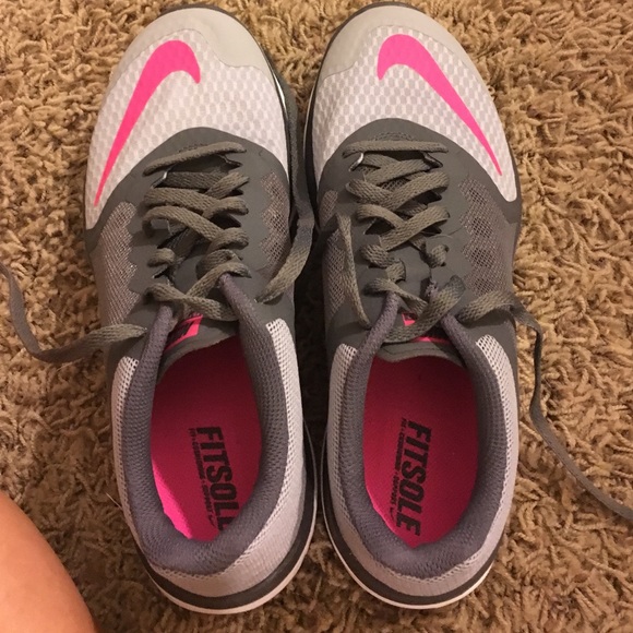 NWOT Nike running shoes women's size 7