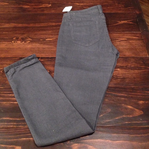Forever 21 grey skinny jeans- size 28