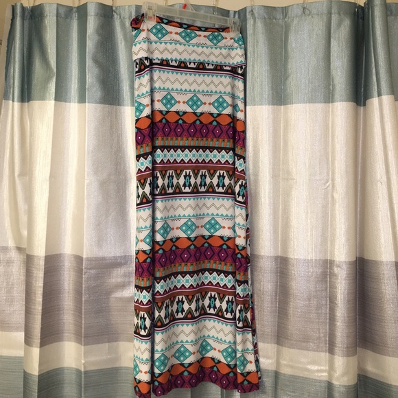 Tribal pattern maxi skirt