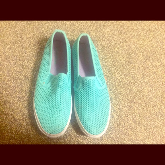 Teal sip on shoes worn once