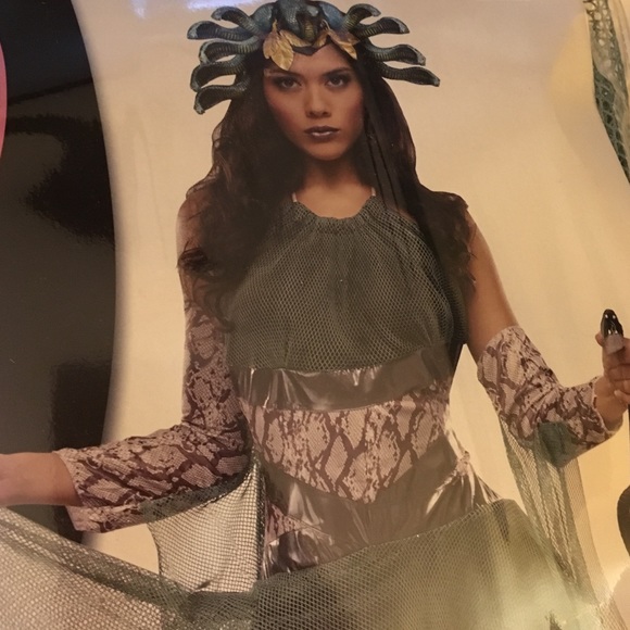 Medusa Halloween Costume~2 M/L & 1 S/M Available - Picture 4 of 4
