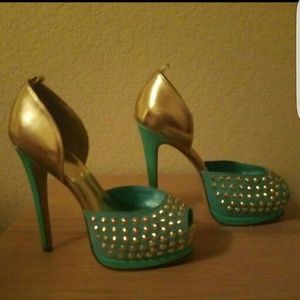 High heels shoes