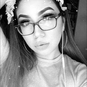 Meet your Posher, Galia