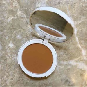 Benefit Cosmetics Foundation