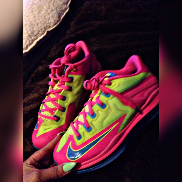 Nike Lebron Low 11
