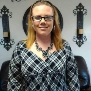 Meet your Posher, Hollie