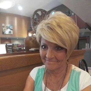 Meet your Posher, Brooke