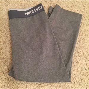 Nike Pro Capris