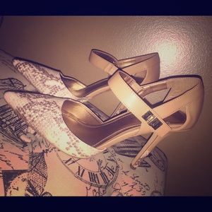 BCBG nude heels
