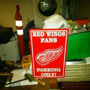 Red wings wall Decor