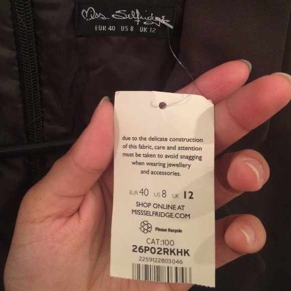 Romper - Picture 2 of 4