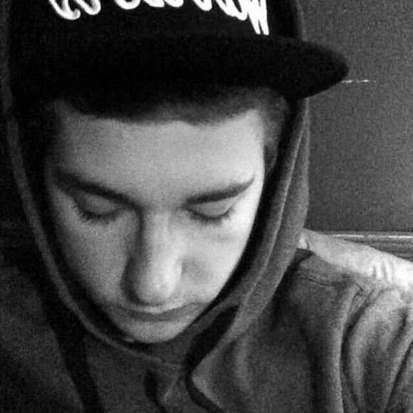 Meet your Posher, Robbie - Picture 1 of 1